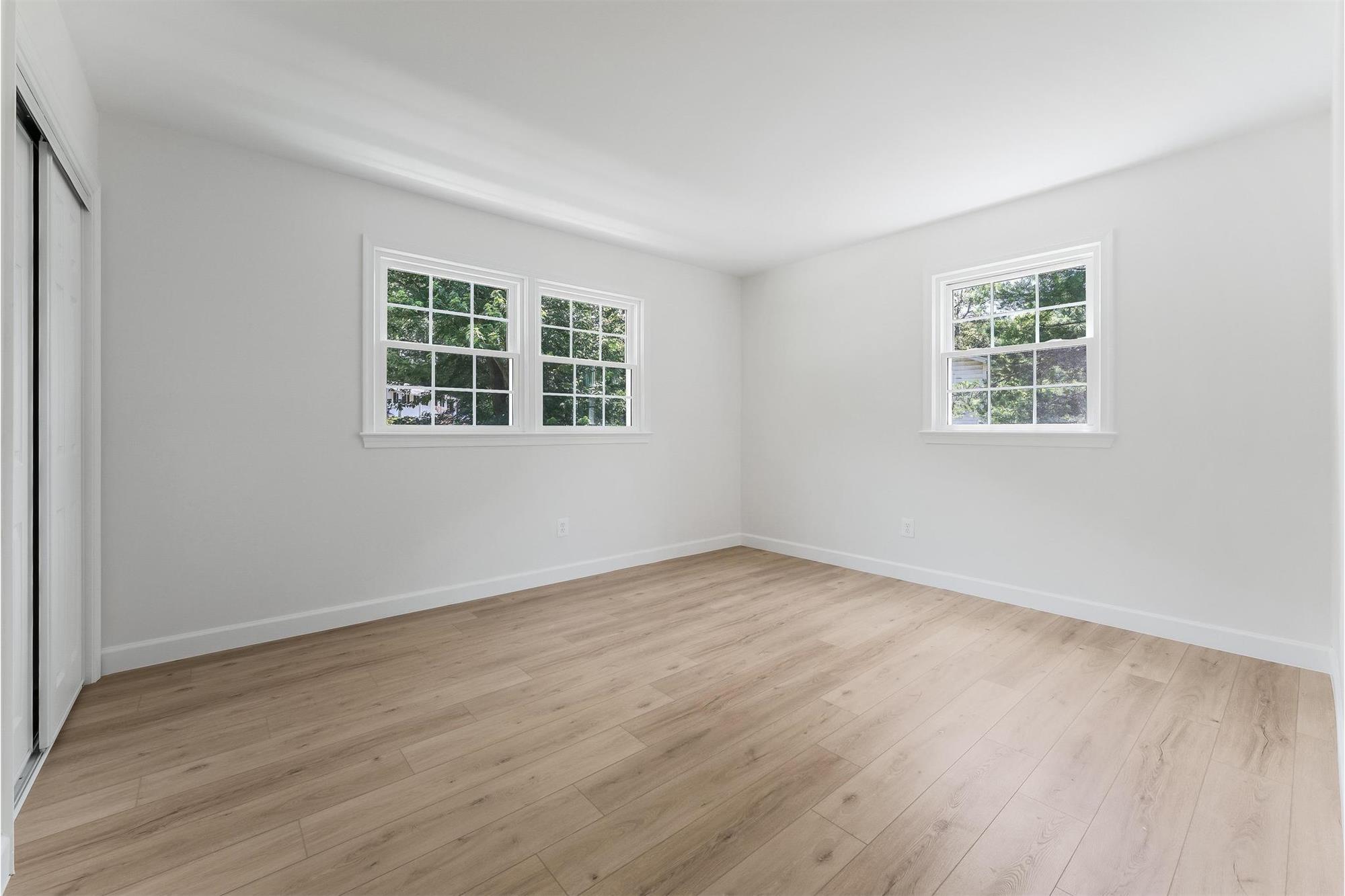 https://realbird.blob.core.windows.net/rb-photos/8817-bridle-wood-drive-springfield-va-22152_H5M3A9R2_641535_638866239725134844_80x60.jpg
