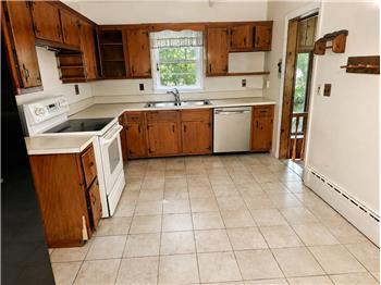 Eat-In-Kitchen