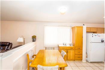 Primary listing photos for listing ID 570414