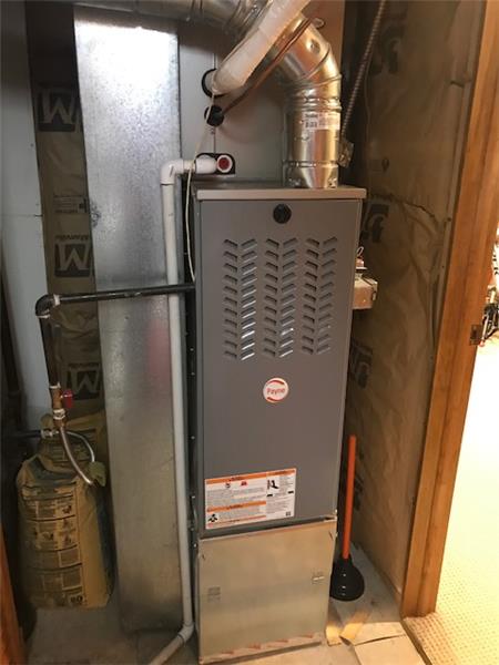 Newer furnace with A/C