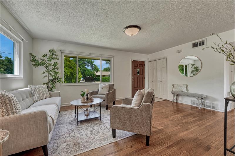 Spacious living room!