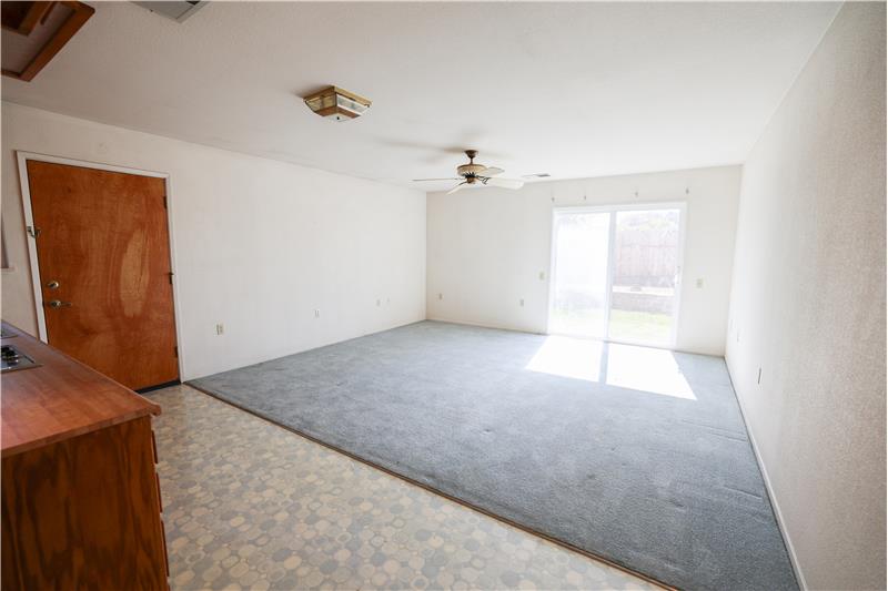 Secondary Living room
]