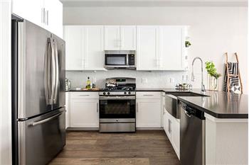 Primary listing photos for listing ID 555191