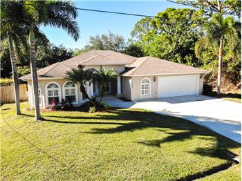 Primary listing photos for listing ID 560201