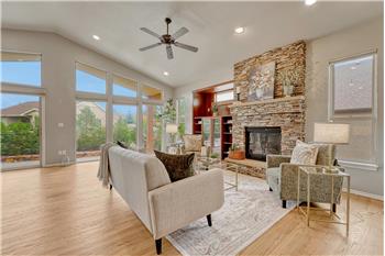 Dramatic wall of windows in the Great Room that brings in lots of natural light.