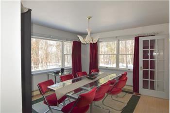 Formal dining room