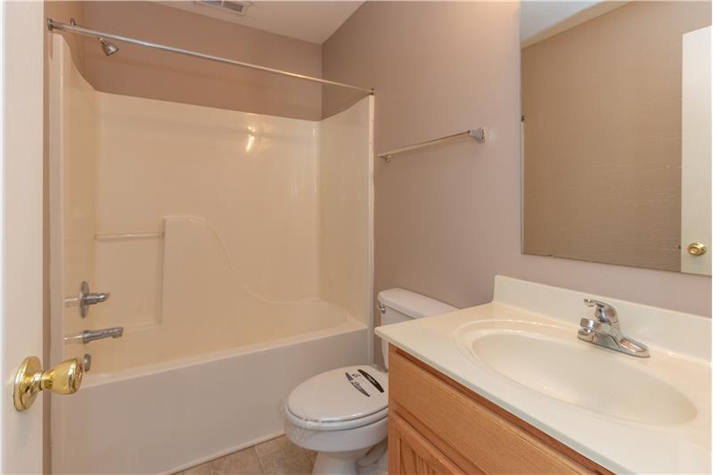  Second bathroom - 9764 Silver Leaf Dr, Noblesville IN 46060
