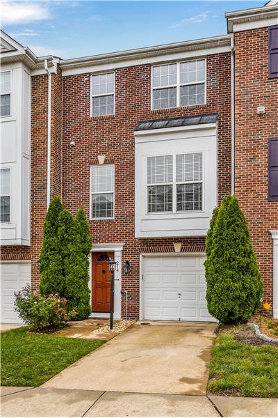 214 Hawks View Sq. SE
