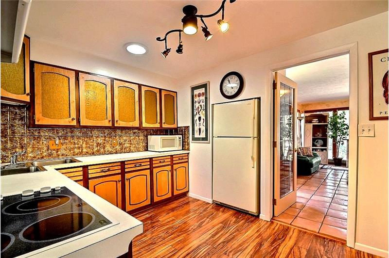 Kitchen/Angle