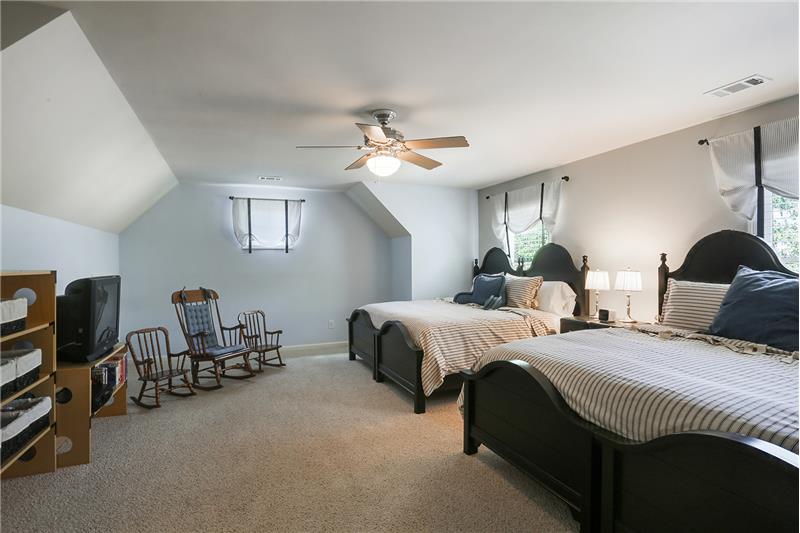Guest Bedrooms With Walk In Closet