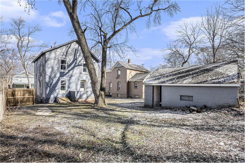 
                            Property Image 24