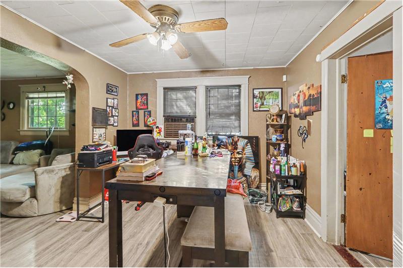 
                            Property Image 9