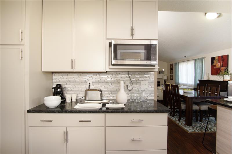 Sleek Cabinets & Granite Countertops