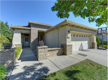 Primary listing photos for listing ID 415896