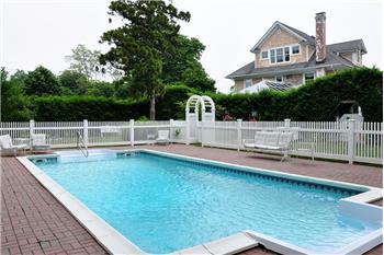 Primary listing photos for listing ID 449377