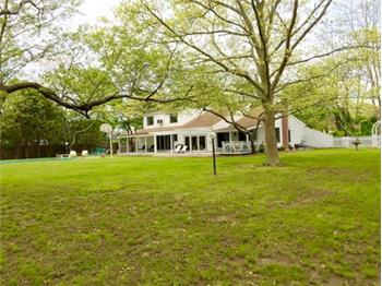 Primary listing photos for listing ID 504856