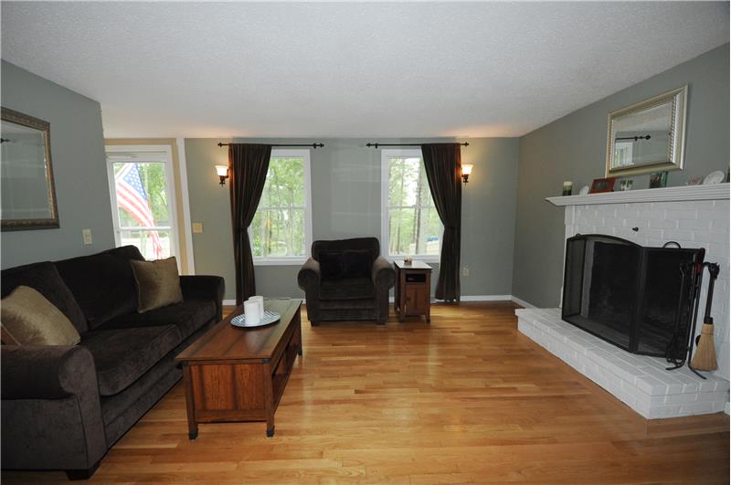 Fireplaced livingroom