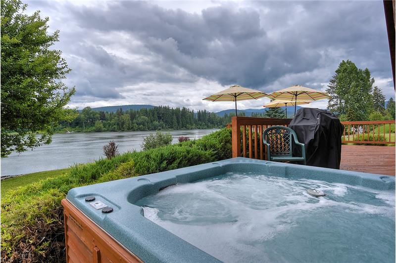 Serendipity Home Guest House Hot Tub