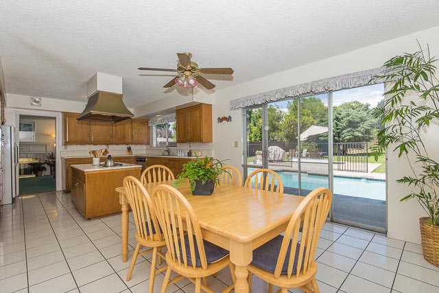Kitchen and Breakfast Nook
