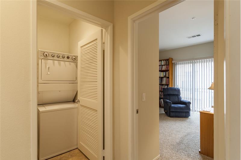 Simi Valley Townhome-Laundry Room