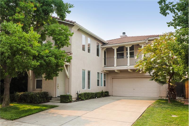 Room for everyone in this beautiful Natomas Park home
