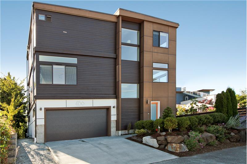 West Seattle Newer Construction, Built 2012, 2790 Square feet!