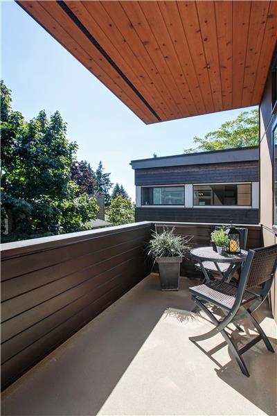 Private deck off living room