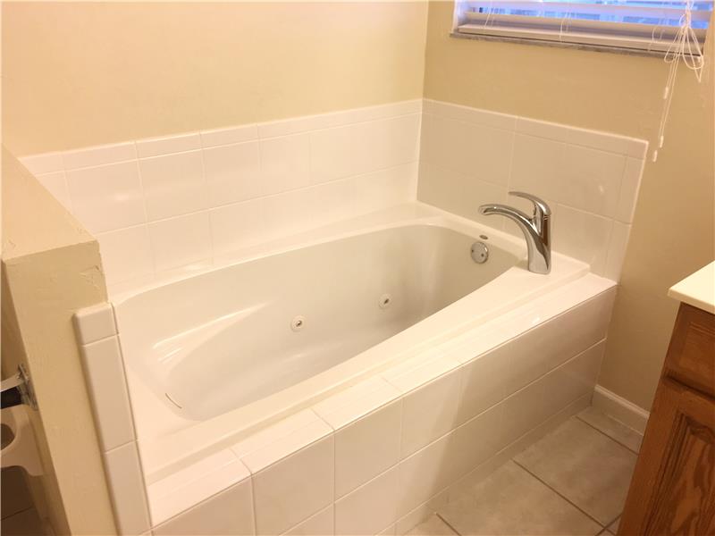 Jetted Tub in Master Bath