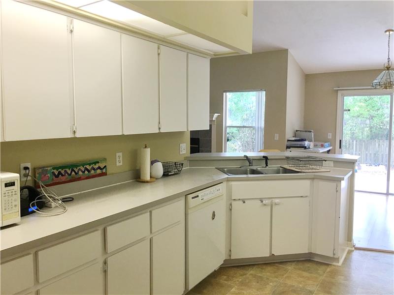 Plenty of Cabinets