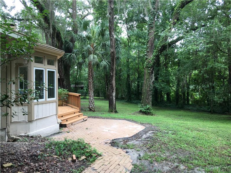 Side to Rear Walkway