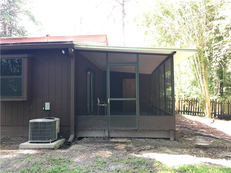 Rear Screened Patio