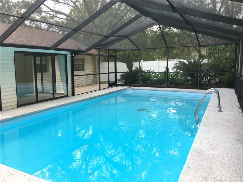 Screened Swimming Pool