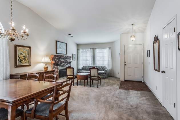Open Living and Dining Area!