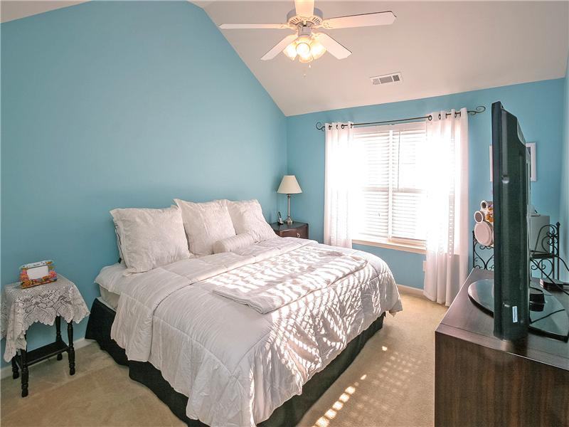 Secondary bedroom