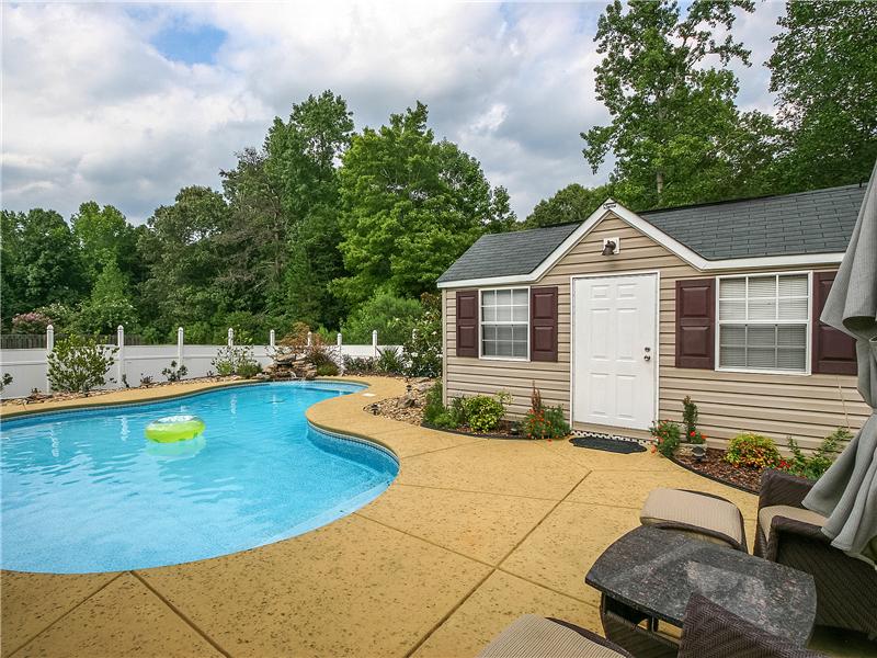 Pool house/workshop