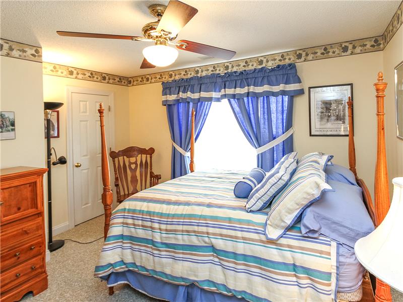 Secondary bedroom