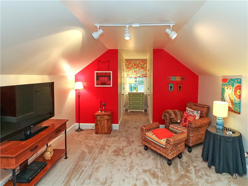 Bonus/fourth bedroom
