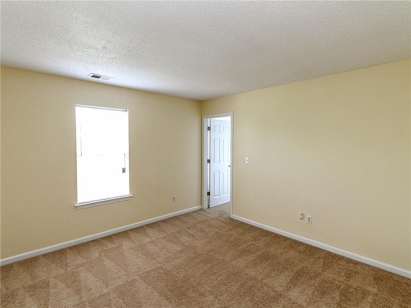 Two secondary bedrooms