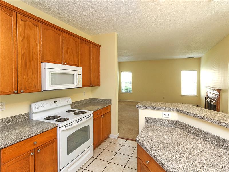 Open floor plan between kitchen and great room