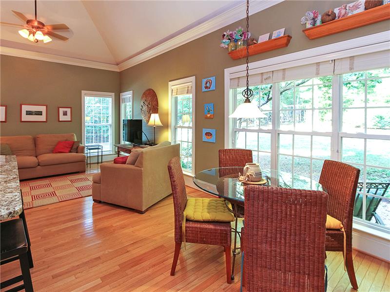 Kitchen area with breakfast room-morning room