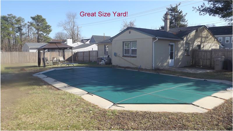Great yard! Plenty of room!