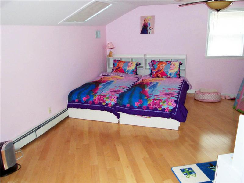 1 of 5 Bedrooms