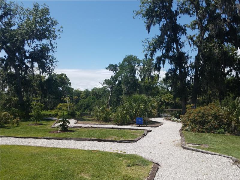 Live in the hottest spot in town the University Park Corridor which is conveniently located minutes from upscale shopping & more