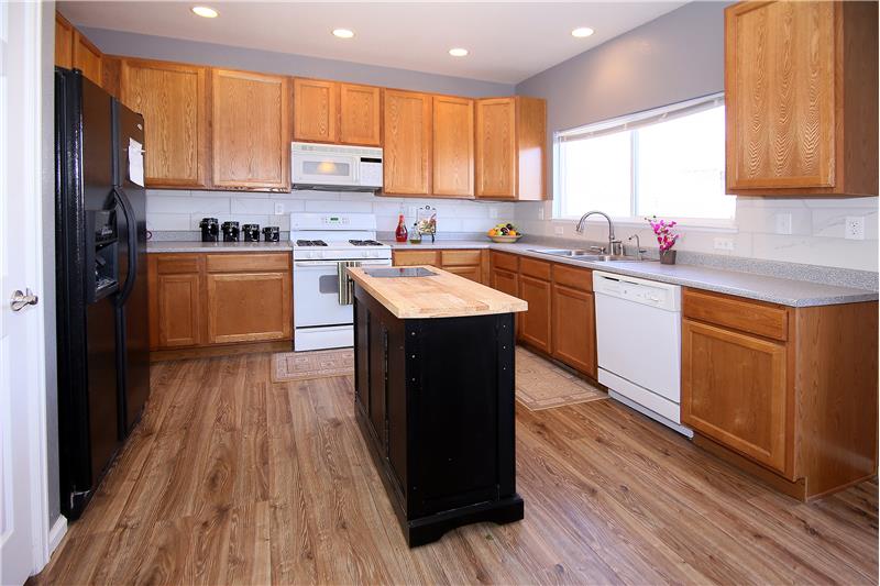Large kitchen with 42