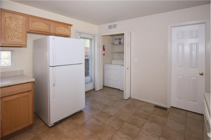 All kitchen appliances and washer and dryer are included!