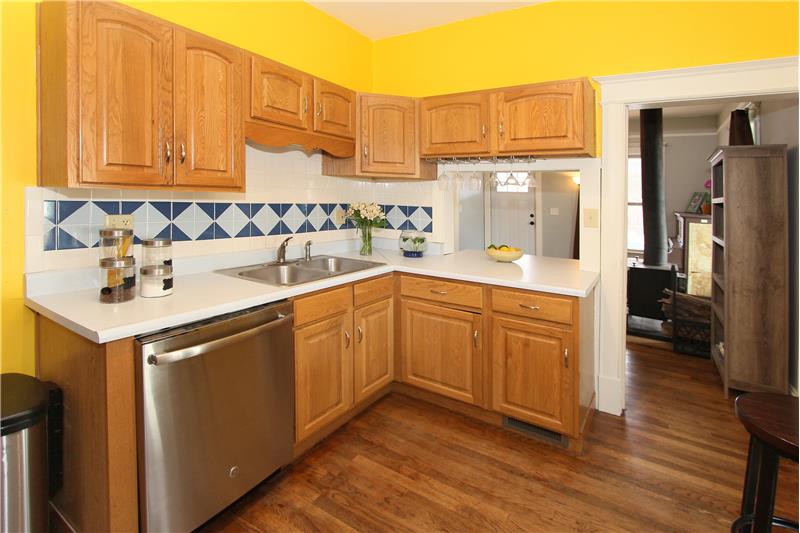 Pass through window between the kitchen and living room