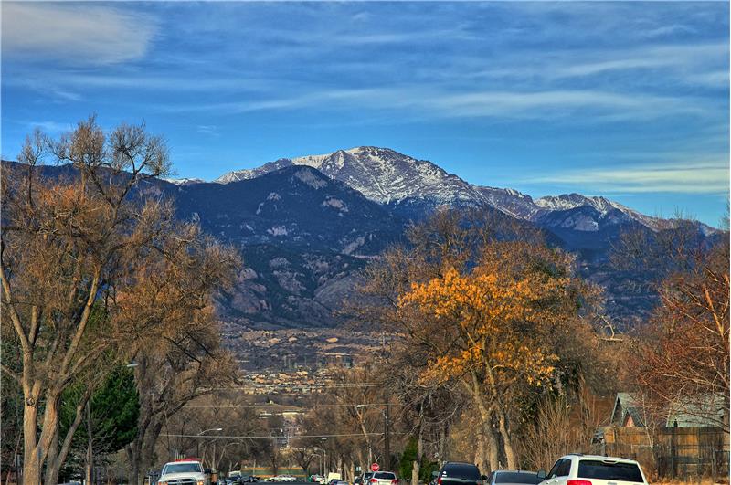 Pikes Peak Views from front yard