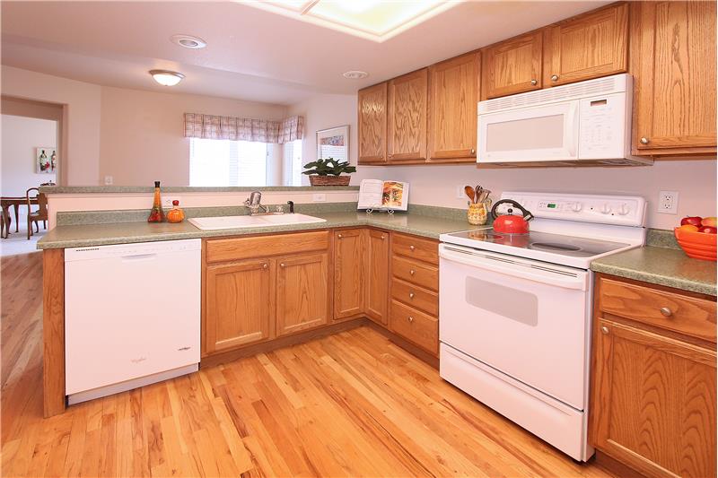 Lazy Susan and ample cabinet storage