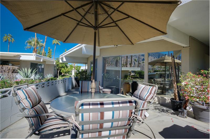 Outdoor living on the Great patio