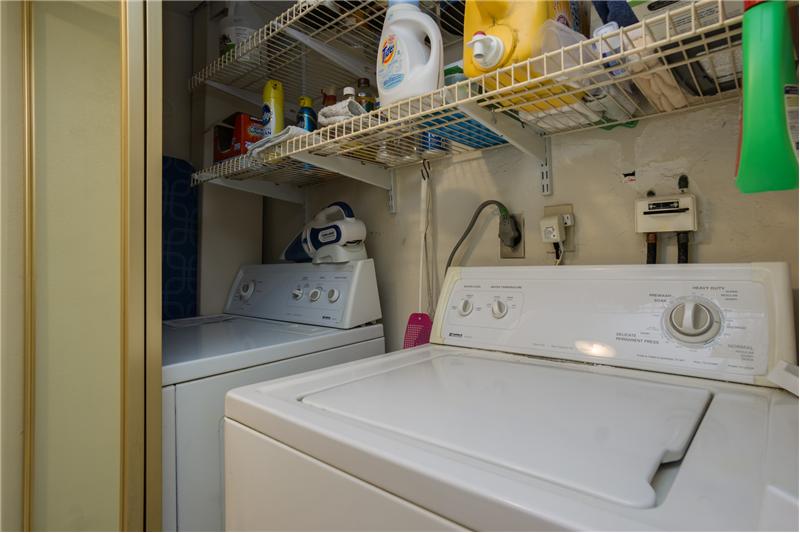 Washer Dryer in Unit